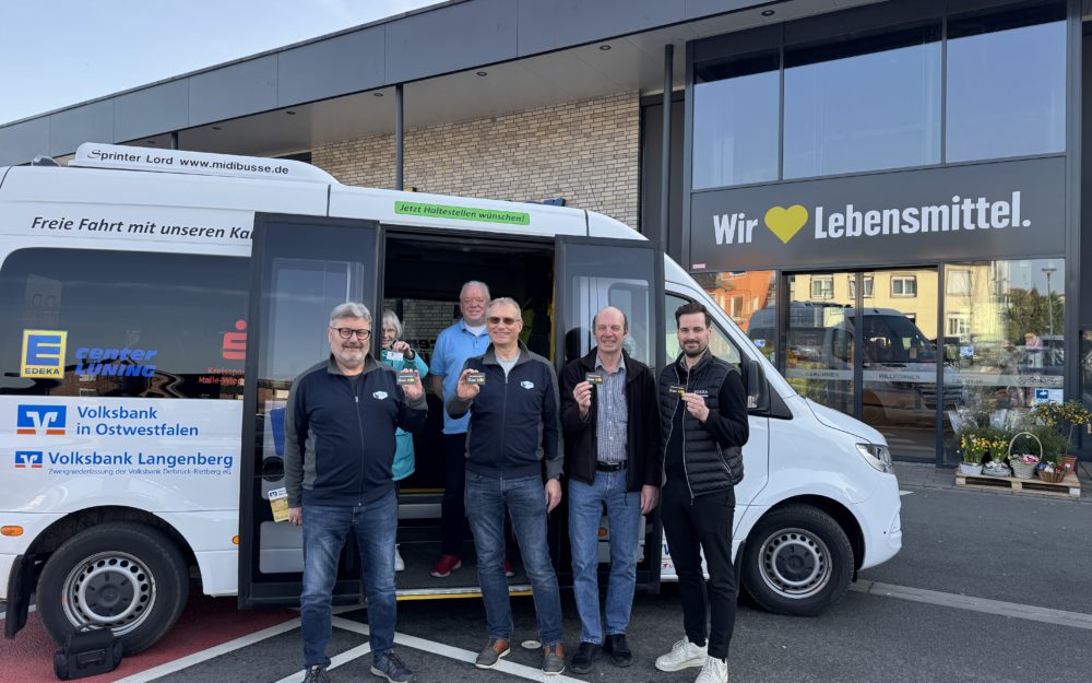 EDEKA center LÜNING Langenberg unterstützt Dorfbus des Nachhaltig mobil e.V. mit neuen Busfahrkarten